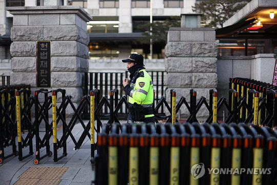 윤석열 대통령 탄핵 심판을 앞두고 있는 서울 종로구 헌법재판소 모습. 연합뉴스